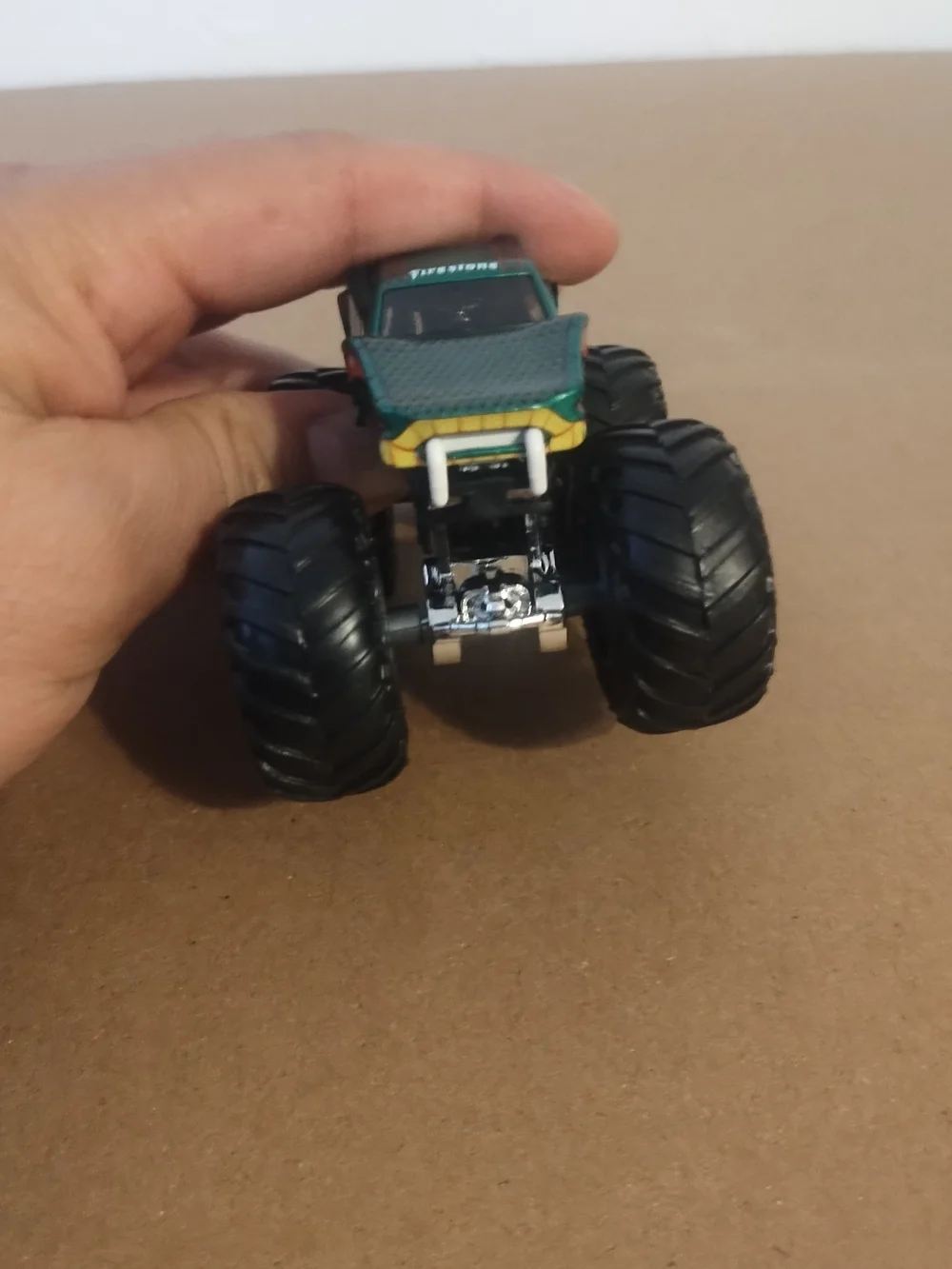 Hot Wheels Green Monster Truck Snake Bite 1:64 scale  very good condition